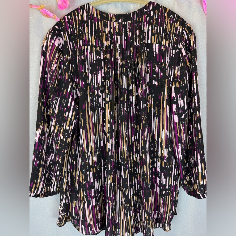 NYDJ Pintuck Blouse- Sz Large - Picture 7 of 9